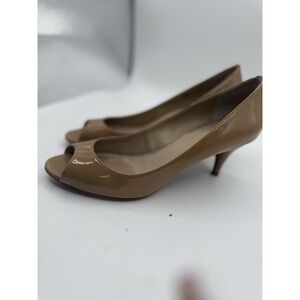 Tahari Marie Peep Toe Heels Classic Pumps Tan Patent Leather Size 8M
